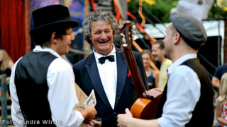 Kurbelteater_Max-und-Moritz_Schaubudensommer-201_Helmut.jpg