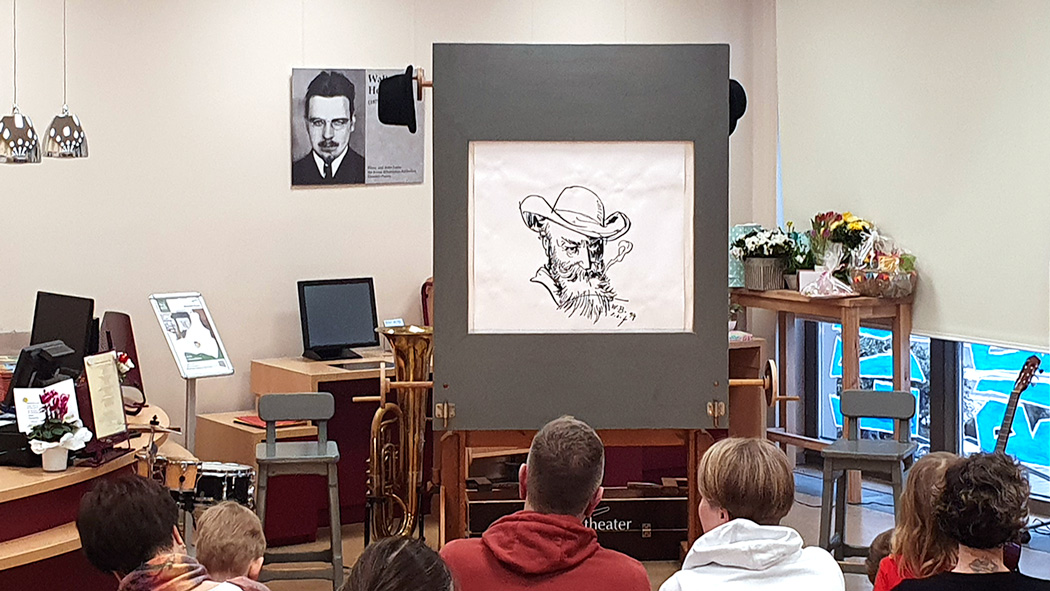 Auftritt Kurbeltheater zum Lesefest in der Bibo Plauen zum 120 Jahres Tag der Bibo.